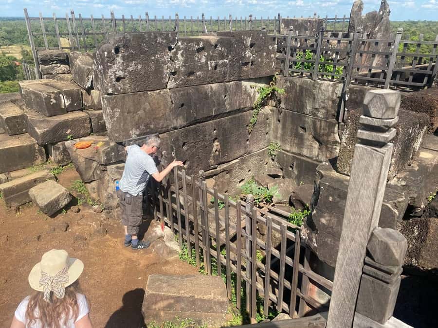 Koh Ker & Beng Mealea Temple Guided Tour - Koh Ker: seeing the seven-tier pyramid from the remains