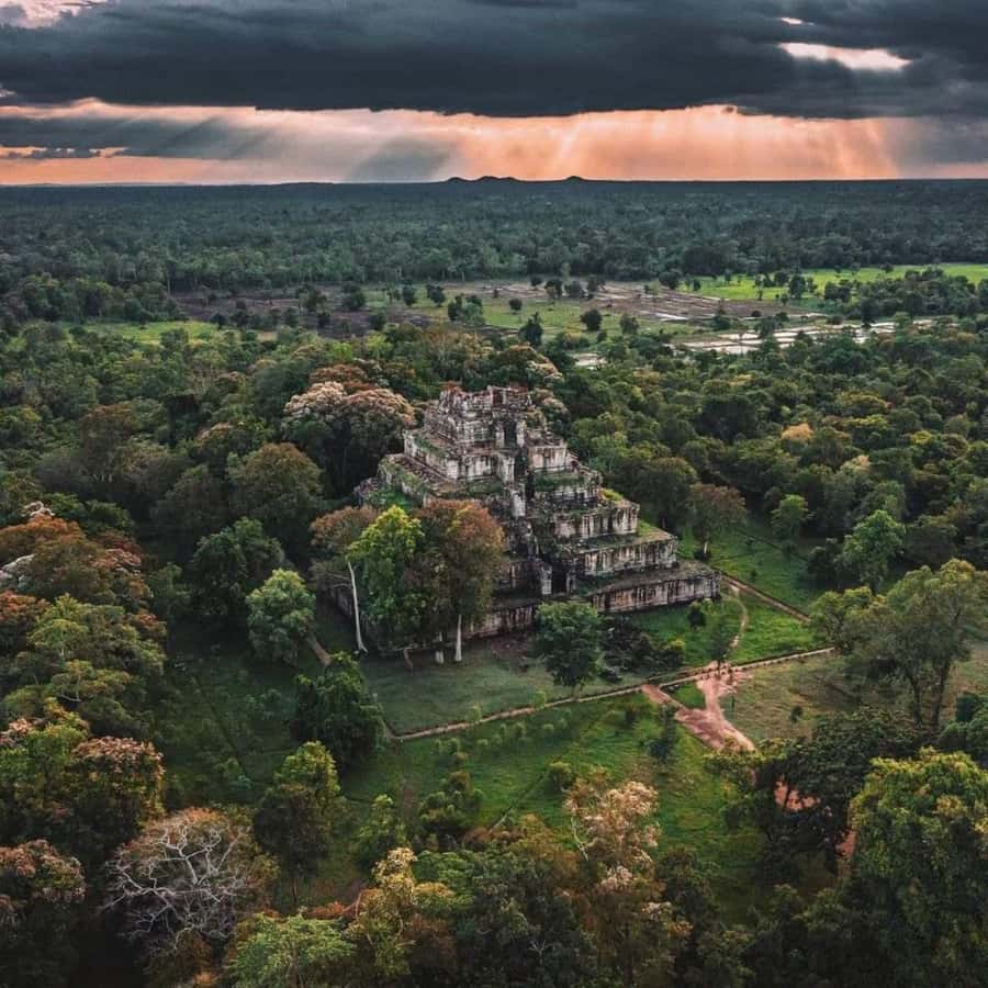 Koh Ker & Beng Mealea Temple Guided Tour - Stopping for local products: a small break from temples