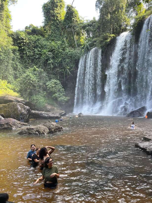 Koh Ker, Kulen Waterfall and Beng Mealea from Siem Reap - Comfort on the road: air-conditioning, towels, and photo help