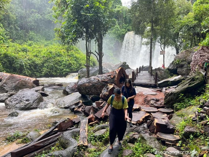 Kulen Mountain Tour with Kampong Phluk Floating Village - Kampong Phluk floating village: mangroves, schools, stilt houses, and an island monastery