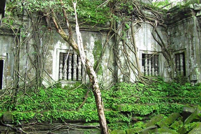 Kulen Waterfall, 1000 Linga River & Beng Mealea Small-Group Tour - Beng Mealea: a 12th-century Khmer temple swallowed by jungle