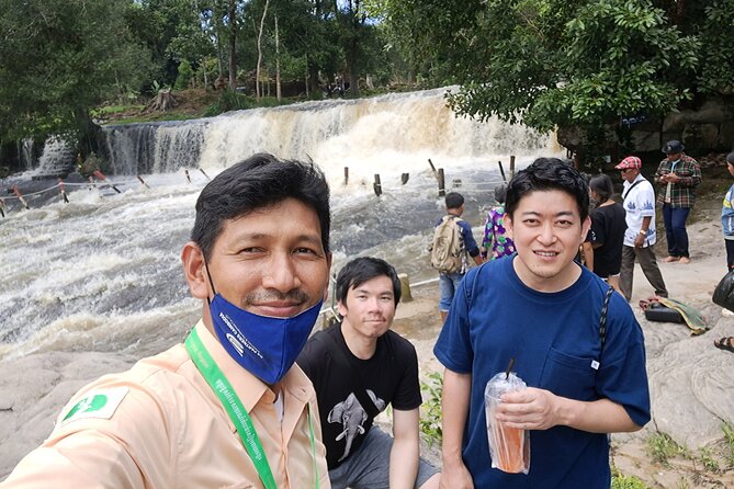 Kulen Waterfall & 1000 Lingas Join-in Tour - Preah Ang Thom pagoda: a 9.7 meter rock-carved reclining Buddha