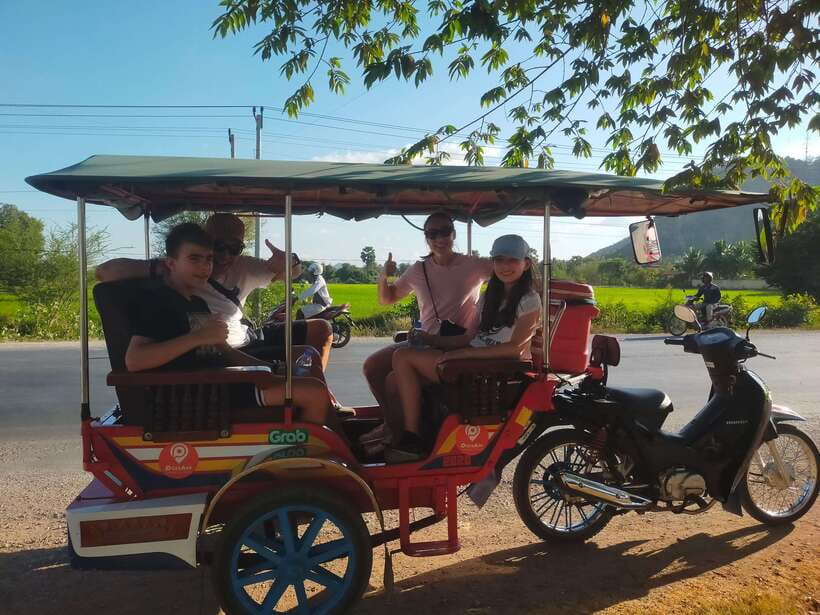 Morning Tuk tuk: City, Handicrafts, Killing field, Temples - Ek Phnom temples: 25m giant Buddha, 1991 temple, and old ruins