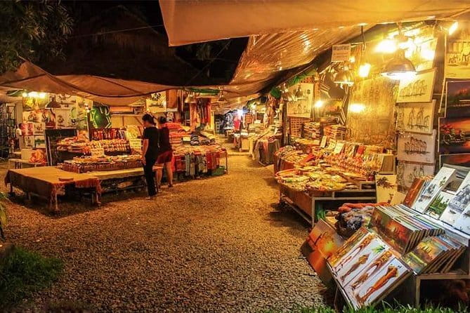 Night Street Tour in Siem Reap - How the 6:00 pm start sets you up for Siem Reap magic