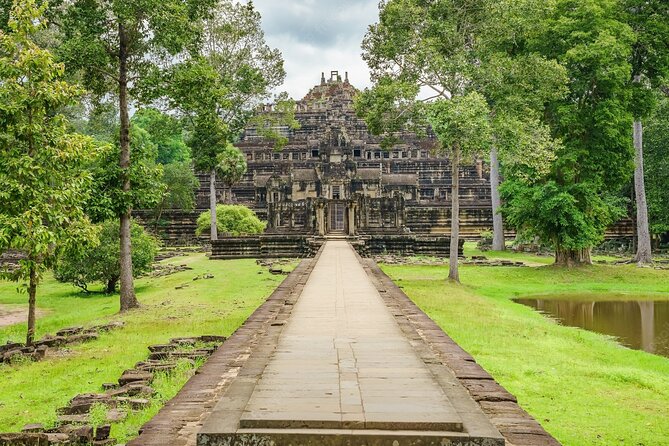 One Day Private Guide Tour of Angkor Thom, Bayon, Ta Phrom & Angkor Wat - Getting the most out of a hot, long day