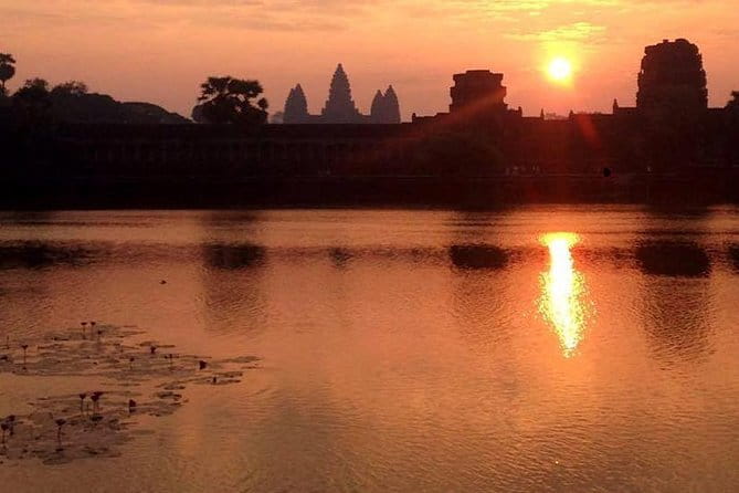 One Day Sunrise Private Tour at Angkorwat with Major Temples - Key highlights worth waking up early for