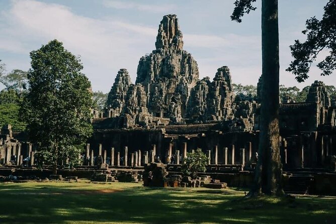 One Full Day Private tour of Angkor Wat, Ta Prohm, Angkor Thom & Banteay Srie - Stop 4: Banteay Srei, the restored miniature temple