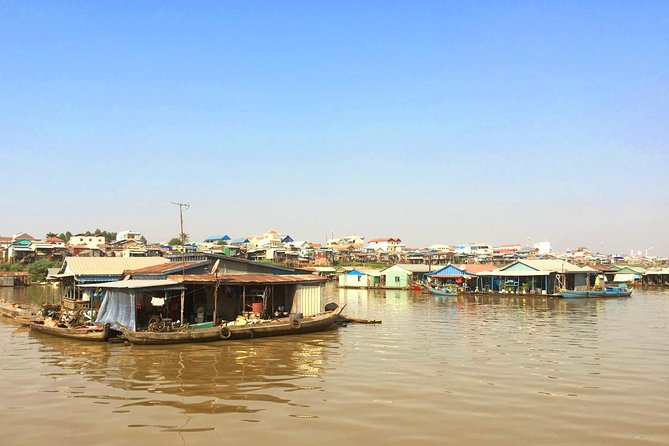 Oudong and Koh Chen Island - Full Day Cruise & Tour with English speaking guide - Koh Chen Island: where you actually watch the silver work