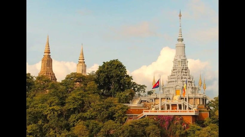 Oudong Mountain & Phnom Baset Private Tours from Phnom Penh - Wat Preah Thama Srah and Wat Sowann Thamareach: Finishing With Temple Variety