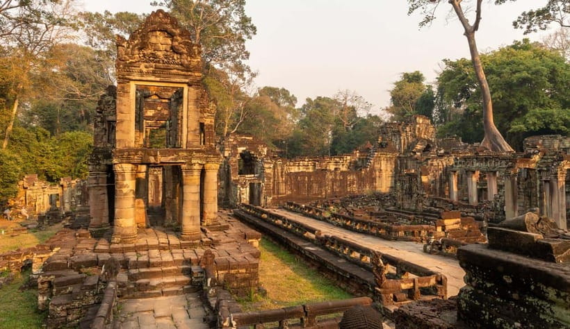 Phnom Bakheng Sunset Tour, Pre Rup, Neak Pean, Preah Khan - How the Tour Feels in Real Life: Guides, Snacking, and Getting Around
