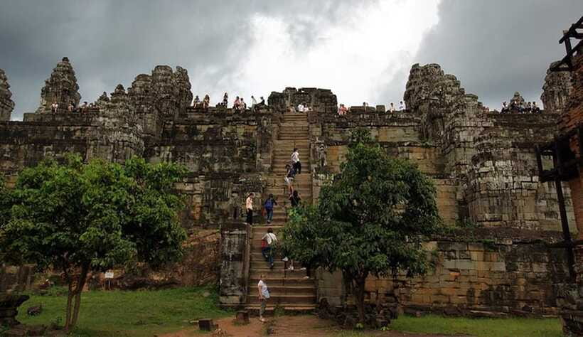 Phnom Bakheng Sunset Tour, Pre Rup, Neak Pean, Preah Khan - What to Bring for a Comfort-First Temple Day