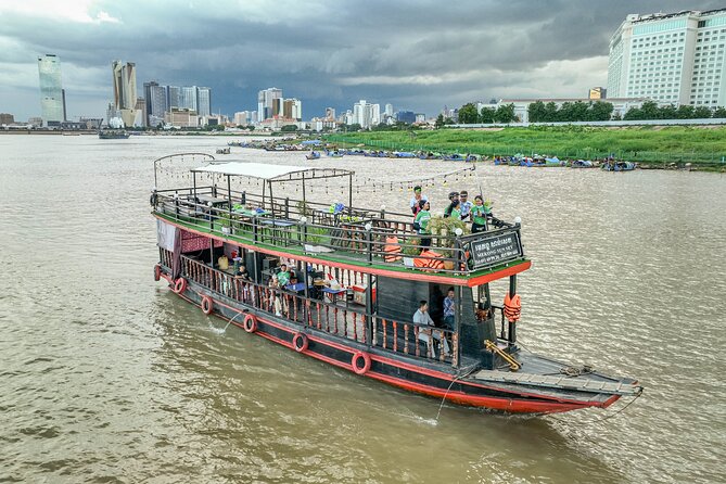 Phnom Penh Bike & Boat Sunset Tour / E-Bike Available - Prek Bongkong Pagoda: where the city turns spiritual