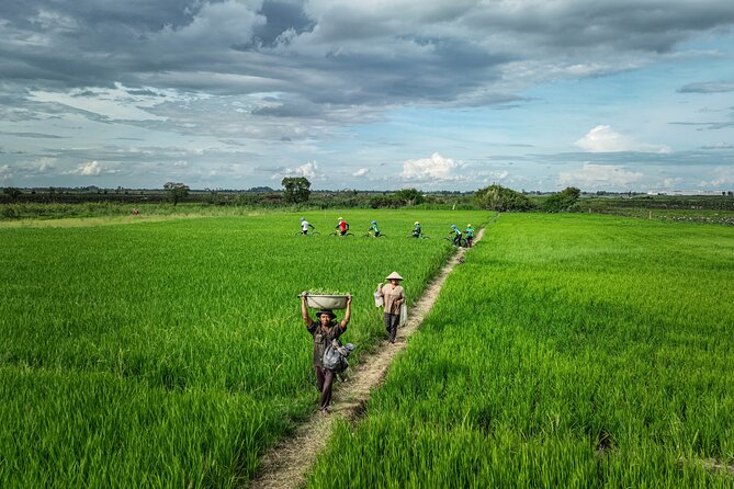 Phnom Penh Bike & Boat Sunset Tour / E-Bike Available - What you get for $55, and why it feels fair