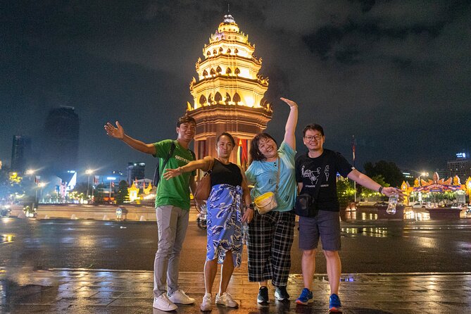 Phnom Penh Evening Food Tour - Inclusive 5 stops local Tastings - Wat Botum Park and Num Banh Chok: Khmer noodle soup done right