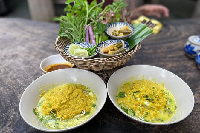 Phnom Penh Evening Foodie Vespa Tour / Tuk Tuk Available - Vespa or tuk tuk, and a safety reality check
