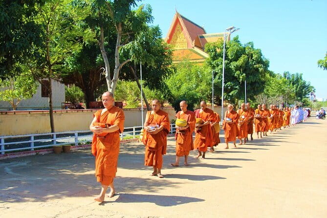 Phnom Penh: Highlights Tour Including National Museum - Should you book this Phnom Penh highlights tour with the National Museum?