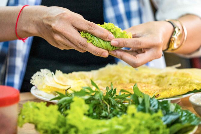 Phnom Penh Morning Market & Food Tour by Tuktuk - Includes All Food & Drinks! - Stop 3: The wet market feel at Saint 300, plus herbs from Sister Mao
