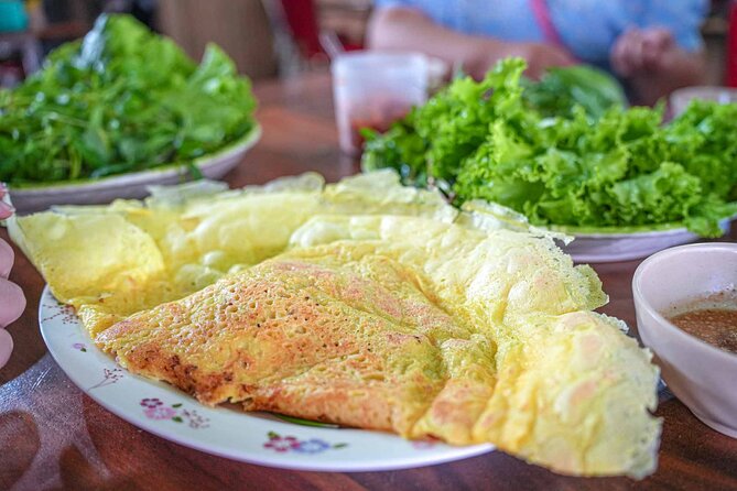 Phnom Penh Morning Market & Food Tour by Tuktuk - Includes All Food & Drinks! - Tuktuk logistics and a max of 8 people (the calm way to eat your way around)