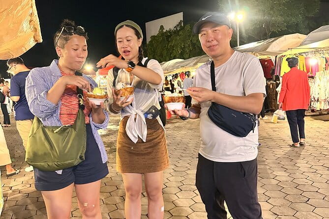 Phnom Penh Night City Highlights & Local Food tour by Tuktuk - Stop 4: A Second Family Meal, Like Locals Do It