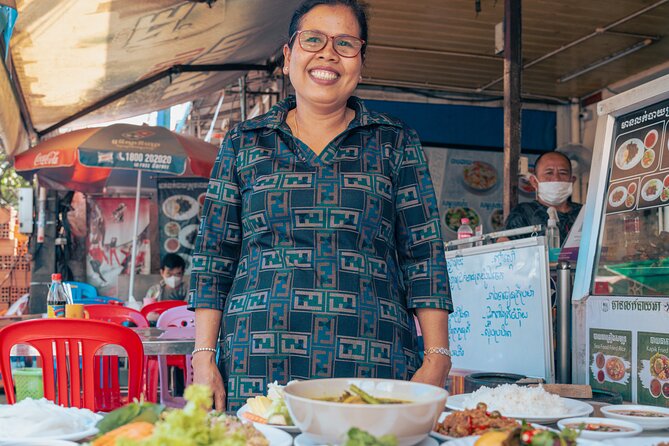 Phnom Penh’s Culinary Underground: Local Food Tour by Tuk-tuk - The 5:30 pm flow: pickup, tuk-tuk travel, and steady eating