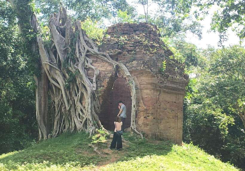 Phnom Penh - Siem Reap Road Transfer Plus Sightseeing - Sambor Prei Kuk jungle temples, plan for a ticket and walking
