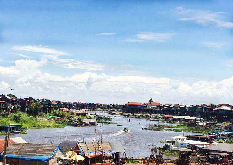 Phnom Penh - Siem Reap Road Transfer Plus Sightseeing - Starting at Skoun Market, the Spider Ville pause