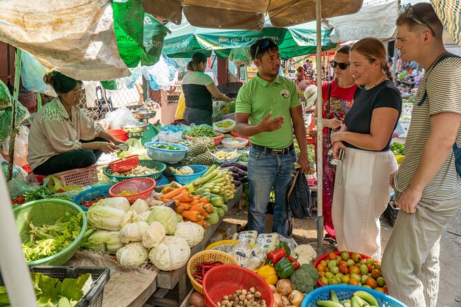 Phnom Penh Silk Island Vespa Tour / Tuk Tuk Available - Mongkol Serey Golden Temple: A Clear Start with Buddhism in Focus