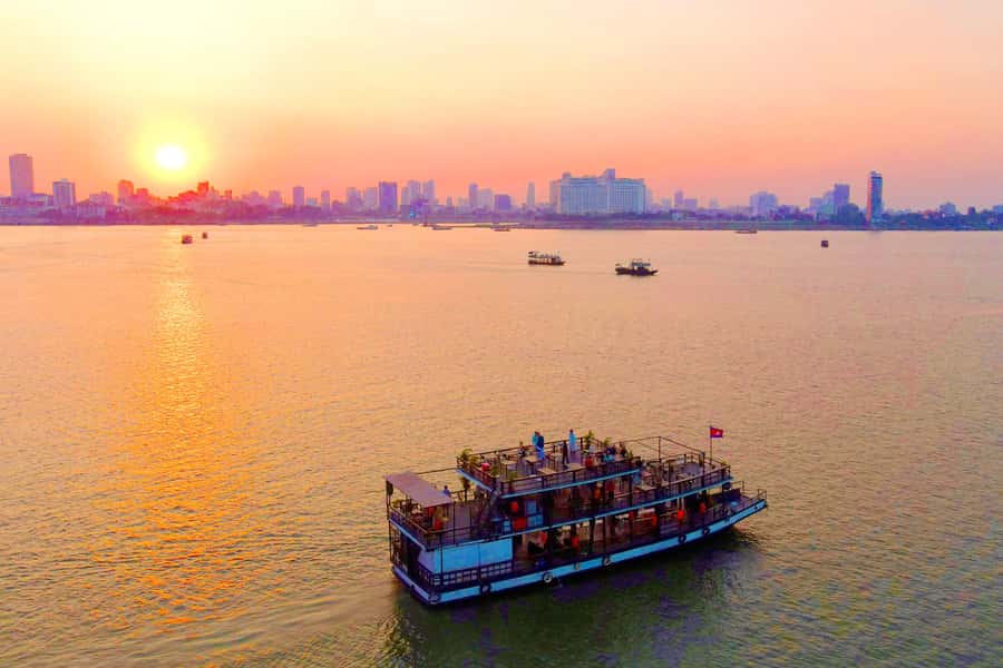 Phnom Penh: Sunset Cruise with Unlimited Beer &Fruit platter - Key highlights worth planning around