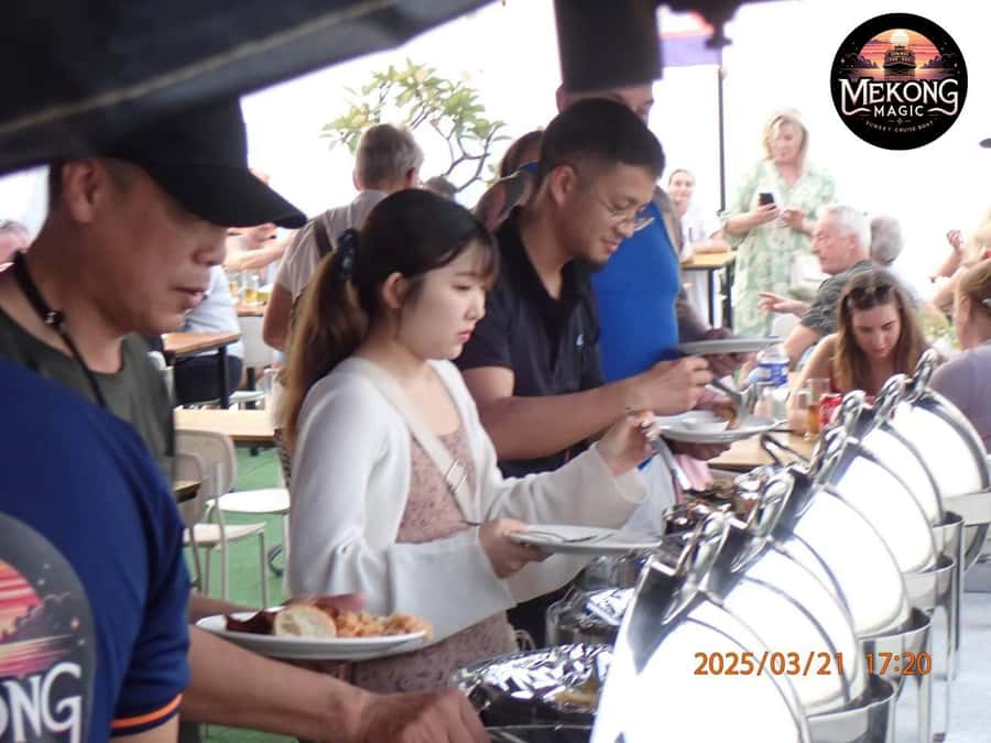 Phnom Penh: Sunset Cruise with Unlimited Beers & BBQ Buffet - The Boat Cruise: Views, Timing, and the Best Photo Angles
