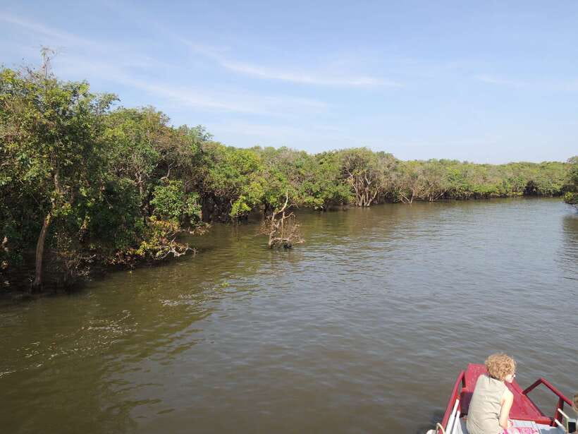 Phnom Penh to Siem Reap cruise/land tour (one way) - Cruising from Phnom Penh toward Siem Reap: why this trip works