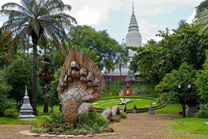 Phnom Penh Tours and Mekong River cruise - A packed Phnom Penh route built for comfort