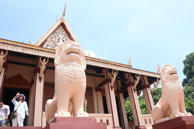 Phnom Penh Vital Discovery-Full Day Tour (Including all services) - The Mekong view and Sisowath Quay: a break from history
