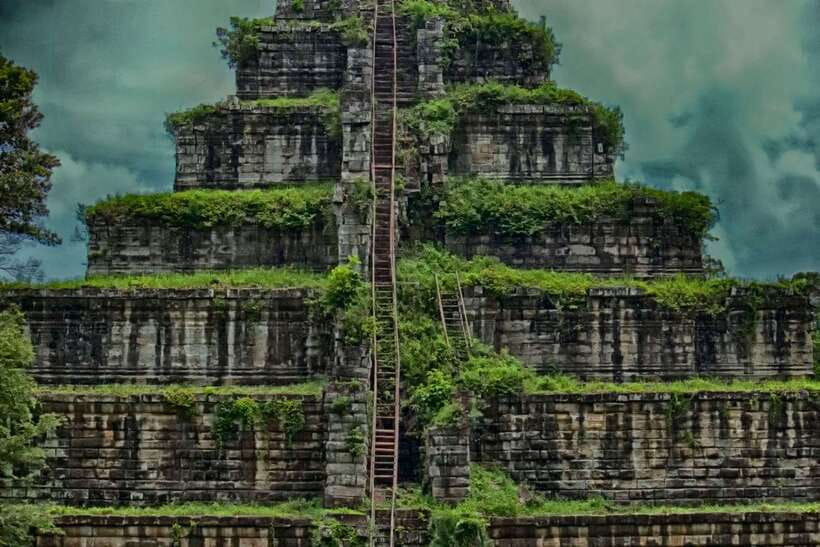 Prasat Thom, Koh Ker Group & Beng Mealea Full-Day Tour - Prasat Thom at Koh Ker, and why it feels different from Angkor
