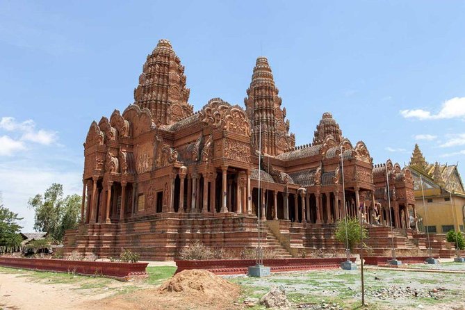 Prasith and Reap Temples Private Day Trip from Phnom Penh - Lunch in the shade: a real break, not just a pause