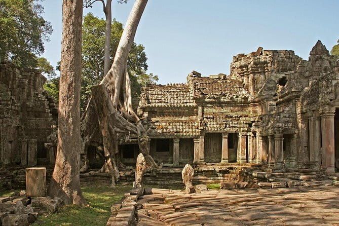 Preah Khan, Neak Pean, Ta Som-East MebonTemple - Grand Circuit - What You Get in the Box: AC Ride, Licensed Guide, and Cool Water