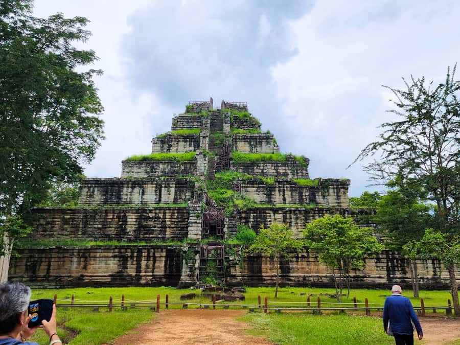 Preah Vihear Temple Koh Ker & BengMealea Tour from Siem Reap - Beng Mealea: walking the broken symmetry
