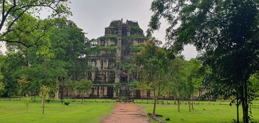 Preah Vihear Temple Koh Ker & BengMealea Tour from Siem Reap - Hotel pickup, an English driver, and what to pack for a long temple day