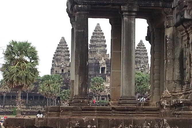Private 03 Day Tour-Discovery of Angkor Temples Siem Reap - Day 2: Banteay Srei, Neak Pean, and the temples many people skip