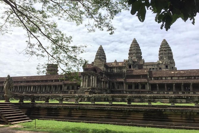 Private 03 Day Tour- Fully experienced Trip to Ancient Temples - Day 1: Banteay Srei, Banteay Samre, and the carvings that feel handmade