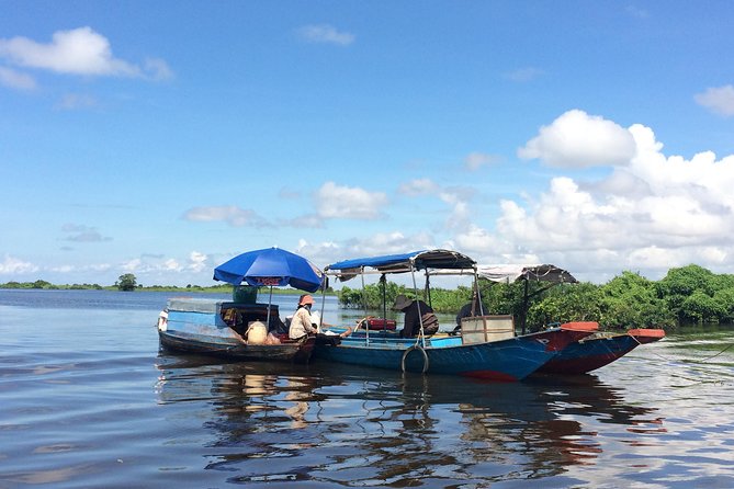 Private 2 Days Angkor Wat Sunrise, Floating Village & Beng Mealea - Day 2 Kompong Khleang floating village and the Sampan ride
