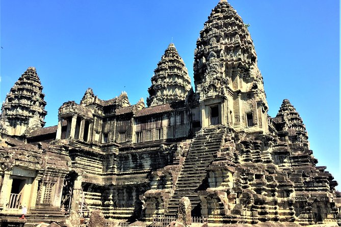 Private Angkor Sunrise Bayon Ta Prohm Bonteay Srie Vip Tour - Ta Prohm trees and Tomb Raider angles, ending at brick towers