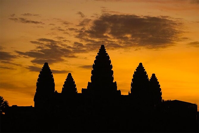 Private Angkor Sunrise Bayon Ta Prohm Bonteay Srie Vip Tour - Ta Nie lunch pause, shade, and slower temple moments