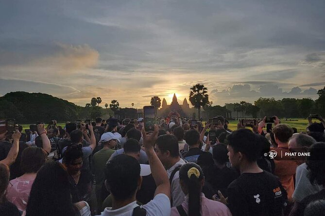 Private Angkor Sunrise Guided Tour - Angkor Wat at sunrise, then again later for real temple details