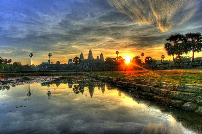 Private Angkor Sunrise Guided Tour - Angkor Thom: Bayon faces plus the Elephant and Leper King terraces