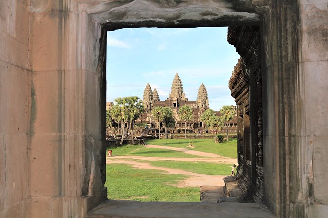 Private Angkor Temples Walking Tour from Siem Reap - The quieter side of Angkor Thom: the local village walk