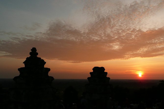 Private Angkor Wat Guided Sunset Tour - Phnom Bakheng Sunset: The View Moment You Actually Plan For