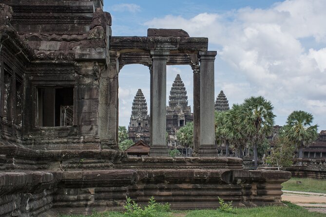 Private Angkor Wat Temple Tour - Ta Prohm and the Spung Effect: The Jungle Temple With Tree Roots