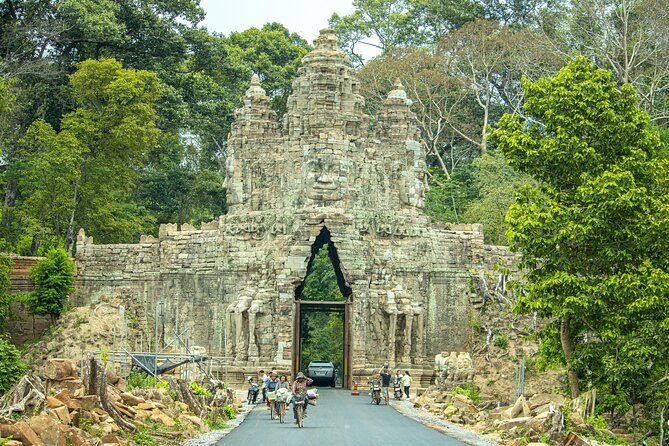 Private Angkor Wat Tour & Angkor Park/Heritage With Local Guide - Stop 6: Ta Prohm, The Jungle Ruins People Fly For