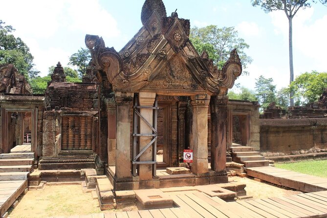 Private Banteay Srei and 4 Temples Guided Tour - Pickup timing and temple tickets, the two things that can trip you up