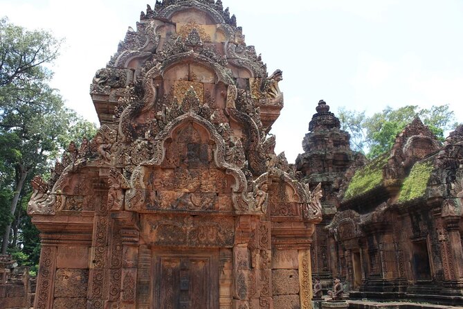 Private Banteay Srei and 4 Temples Guided Tour - Comfort that actually matters in Siem Reap heat